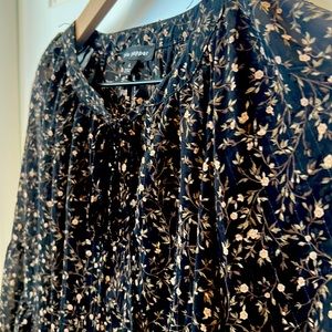 Long sleeve sheet floral top